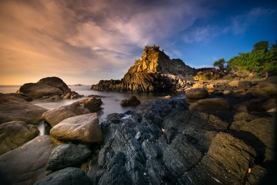 Pantai Batu Bedaun Kotamuntok
